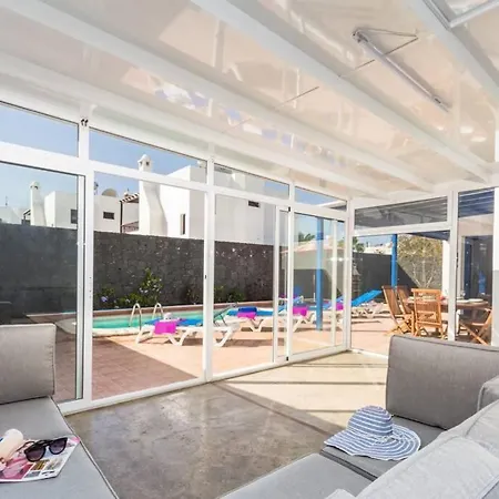 Natacha, Central 3 Bed With Ac & Wifi Villa
