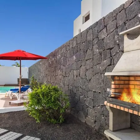 Villa Natacha, Central 3 Bed With Ac & Wifi Tías