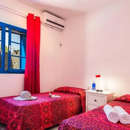 Natacha, Central 3 Bed With Ac & Wifi *
